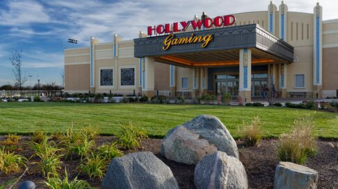 Front entrance of Hollywood Gaming at Dayton Raceway. 